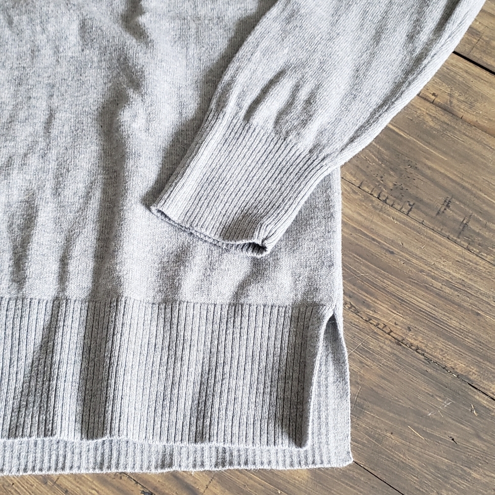 Sweater - Picture 4 of 4